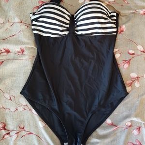 Swimming suit